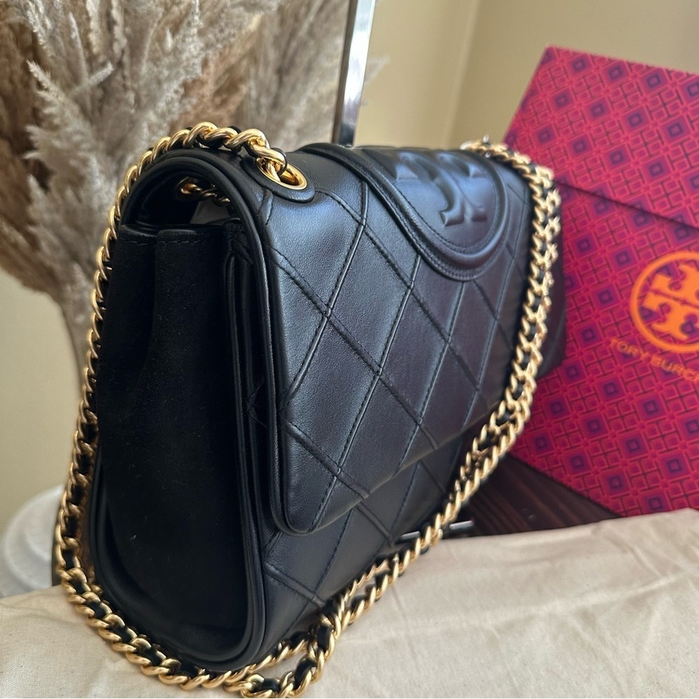 Tory Burch Elegant Black Leather Fleming Soft Convertible Shoulder Bag - Picture 6 of 16